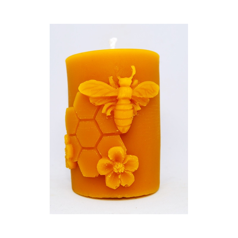 Včielka - včelí vosk - rozmer 65 x 50 mm, váha 110 g Včielka - včelí vosk - rozmer 65 x 50 mm, váha 110 g