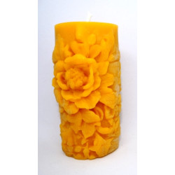 Sviečka ruža - valec - včelí vosk - rozmer 100 x 48 mm, váha 170 g, forma 17 €
