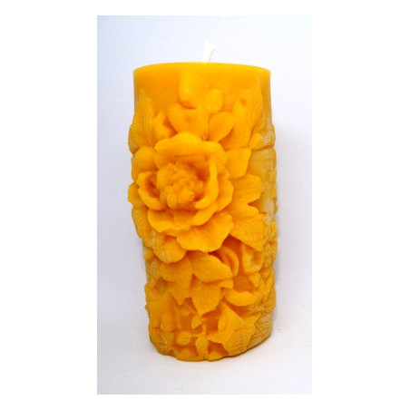 Sviečka ruža - valec - včelí vosk - rozmer 100 x 48 mm, váha 170 g, forma 17 €