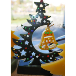 Vianočný stromček so zvončekom - včelí vosk ozdobený - dekorácia vhodná na prestretý Vianočný stôl