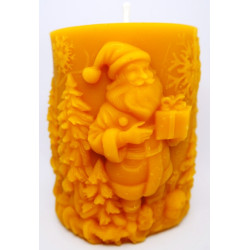 Mikuláš s balíčkom - sviečka valec - včelí vosk - rozmer 80 x 65 mm, váha 240 g , forma včelí vosk 19 €