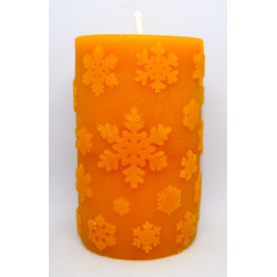 Sviečka valec s vločkami -  dekorácia  na Vianočný stôl - rozmer 80 x 50 mm, váha 150 g