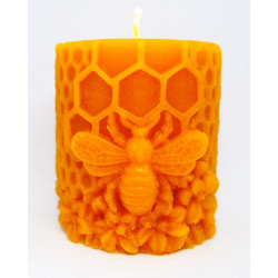 Včielka na kvetinkách - sviečka včelí vosk, rozmer 60 x 50 mm, váha 100 g. forma 15 €