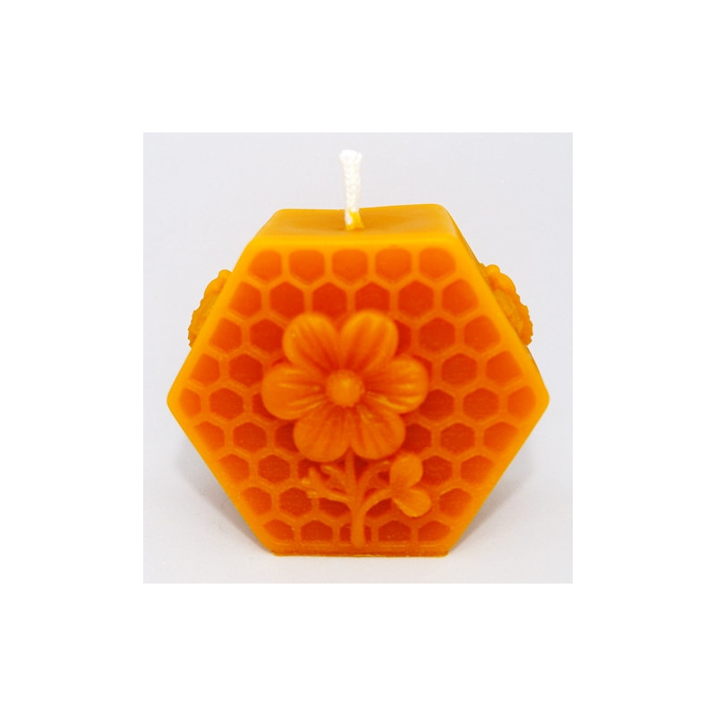 Sviečka šesťhran s kvetinkou a včielkami so vzorom plastu, rozmer 65 x55 mm, váha 100 g, forma 16 €