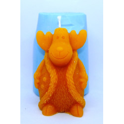 Vianočný sob - sviečka včelí vosk rozmer 80 x 45 mm, váha 52 g,  cena 14 €