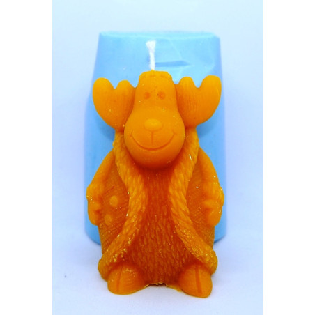 Vianočný sob - sviečka včelí vosk rozmer 80 x 45 mm, váha 52 g,  cena 14 €