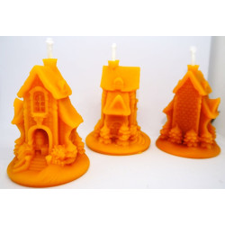 Domček s Mikulášom . sviečka - včelí vosk - rozmer 80 x 55 mm, váha 50 g, forma 16 €