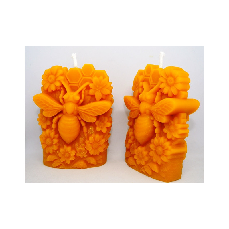 Včielka na kvetoch -obojstranná - dekorácia včelí vosk - rozmer 100 x 65 x 30 mm, váha 125 g, forma 22 €