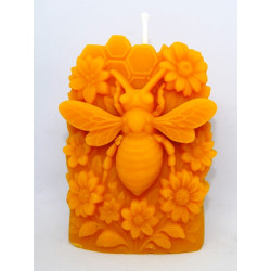 Včielka na kvetoch -obojstranná - dekorácia včelí vosk - rozmer 100 x 65 x 30 mm, váha 125 g, forma 22 €