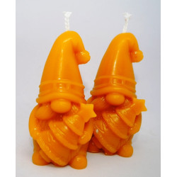 Škriatok so stromčekom - sviečka včelí vosk - rozmer 90 x 45 mm, váha 65 g