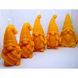 Škriatkovia idú na vinšovačky - sviečky - včelí vosk