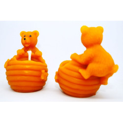 Macko Péťa na úliku - sviečka - včelí vosk, rozmer 70 x 60 mm, váha 60 g