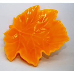 Javorový list - včelí vosk - vhodný ako podnos  - na pečivo oriešky a dekoráciu - rozmer  25 x 145 x 130 mm váha 80 g