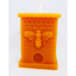 Úlik so včielkou - rovnou strechou -včelí vosk -sviečka - rozmer 70 x 50 x 40 mm, váha 105 g , forma 16 €