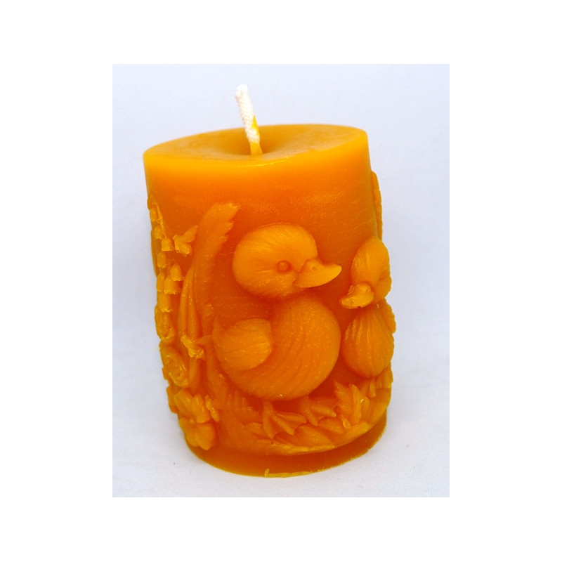 Veľkonočný valec s kačičkami - sviečka včelí vosk - rozmer 75 x55 mm, váha 185 g, forma 18 €