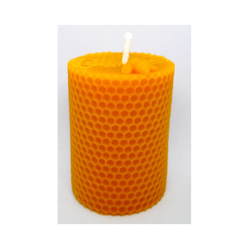 Sviečka valec s včielkou - rozmer 100 x 55 mm, váha 160 g
