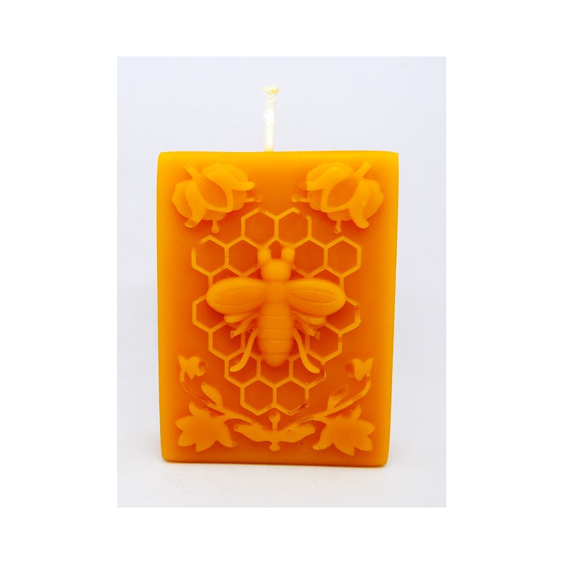 Sviečka so včielkou a ružičkami- včelí vosk, rozmer75 x55 x25 mm, váha 100 g, forma 9 €